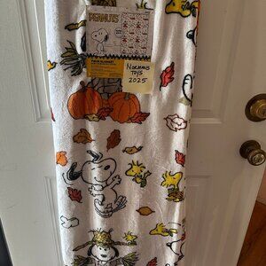 Peanuts Snoopy & Woodstock Fall Pumpkin Pilgrim Thanksgiving Pie Blanket2025 NWT